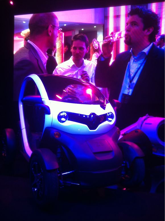  Lancement de la TWIZY  Atelier Renault avec David Guetta