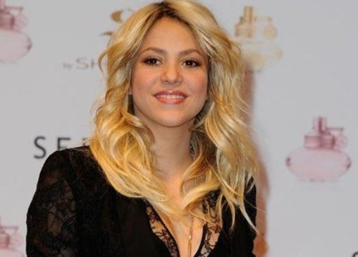 Shakira in Paris for S (Parfum)