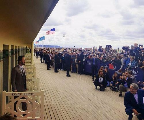 KeanuReeves inagure sa cabine a Deauville-LeBlogreporter